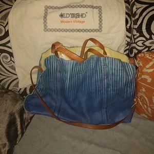 Old Trend leather handbag